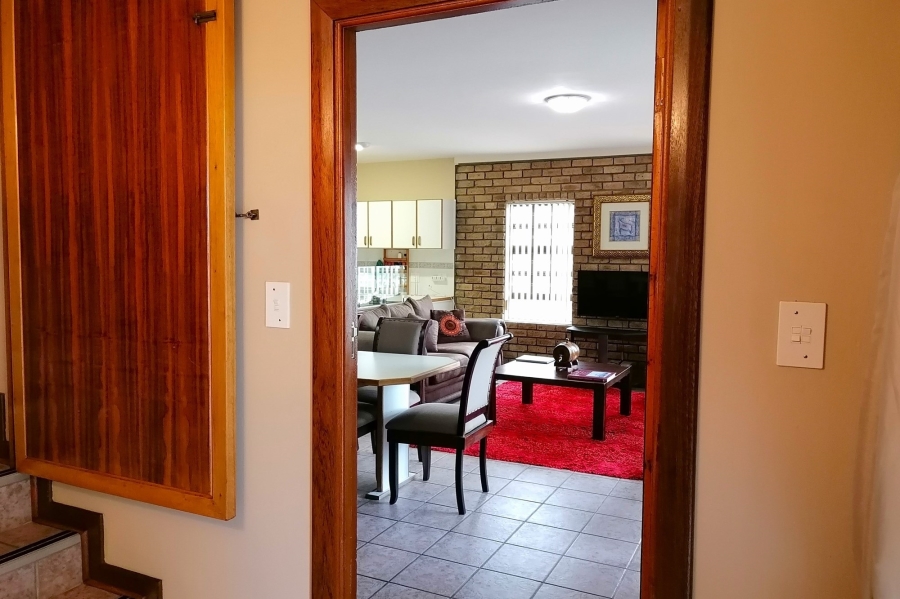 5 Bedroom Property for Sale in Stilbaai Wes Western Cape
